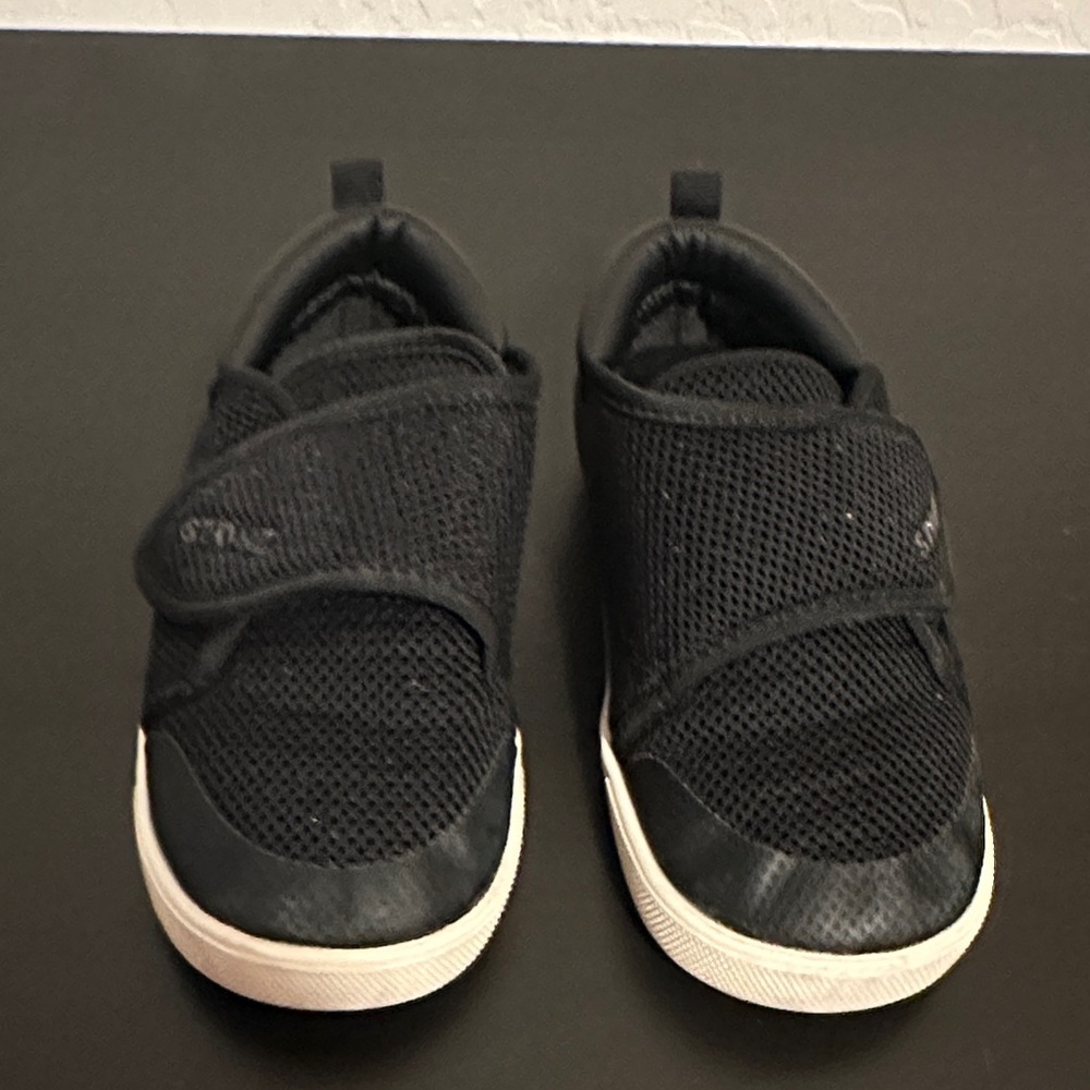 Stonz toddler sneakers